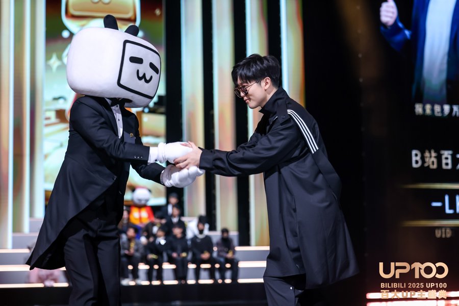 李晨阳在B站坐拥427万粉丝。