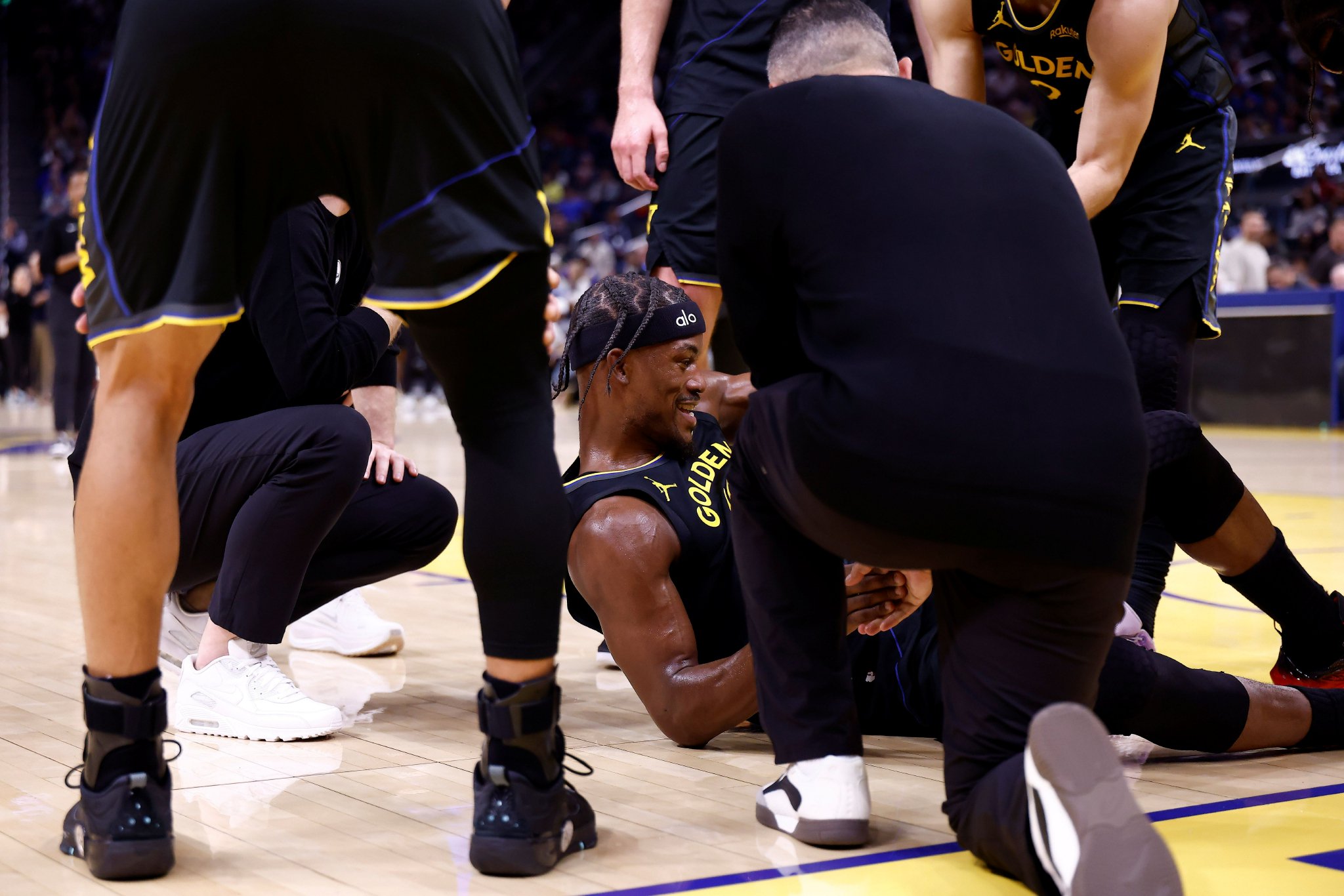 孙悦谈巴特勒赛季报销：黑人骨密度比黄种人大 他定能康复归来