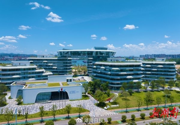 大泽湖片区日新月异，成为星城最“热”的发展片区之一。范远志 摄