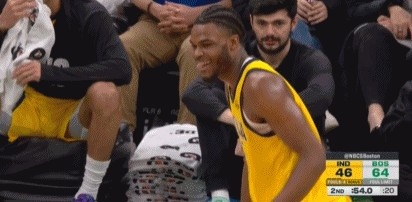 自己都乐了！步行者沃克中距离高高弹起出屏幕外又落筐