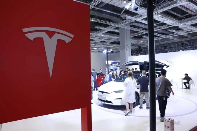 马斯克称特斯拉FSD中国获批最快下个月？特斯拉中国回应