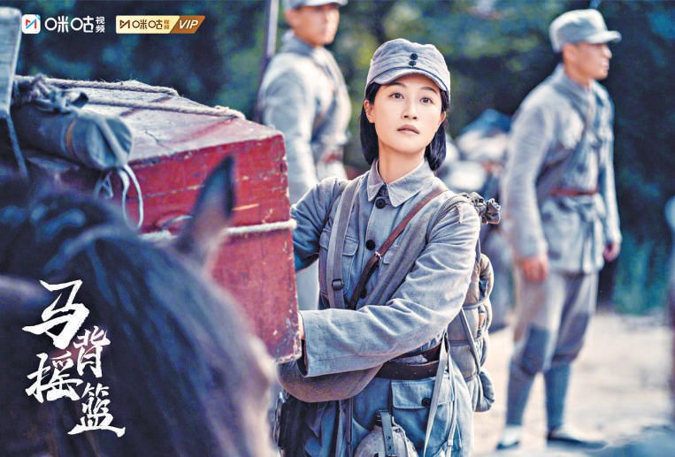 蓝盈莹化身“文妈妈”守护马背摇篮