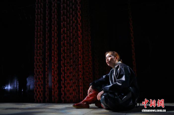 圖為重話版《馬克白》演出現場。重慶市話劇院供圖。