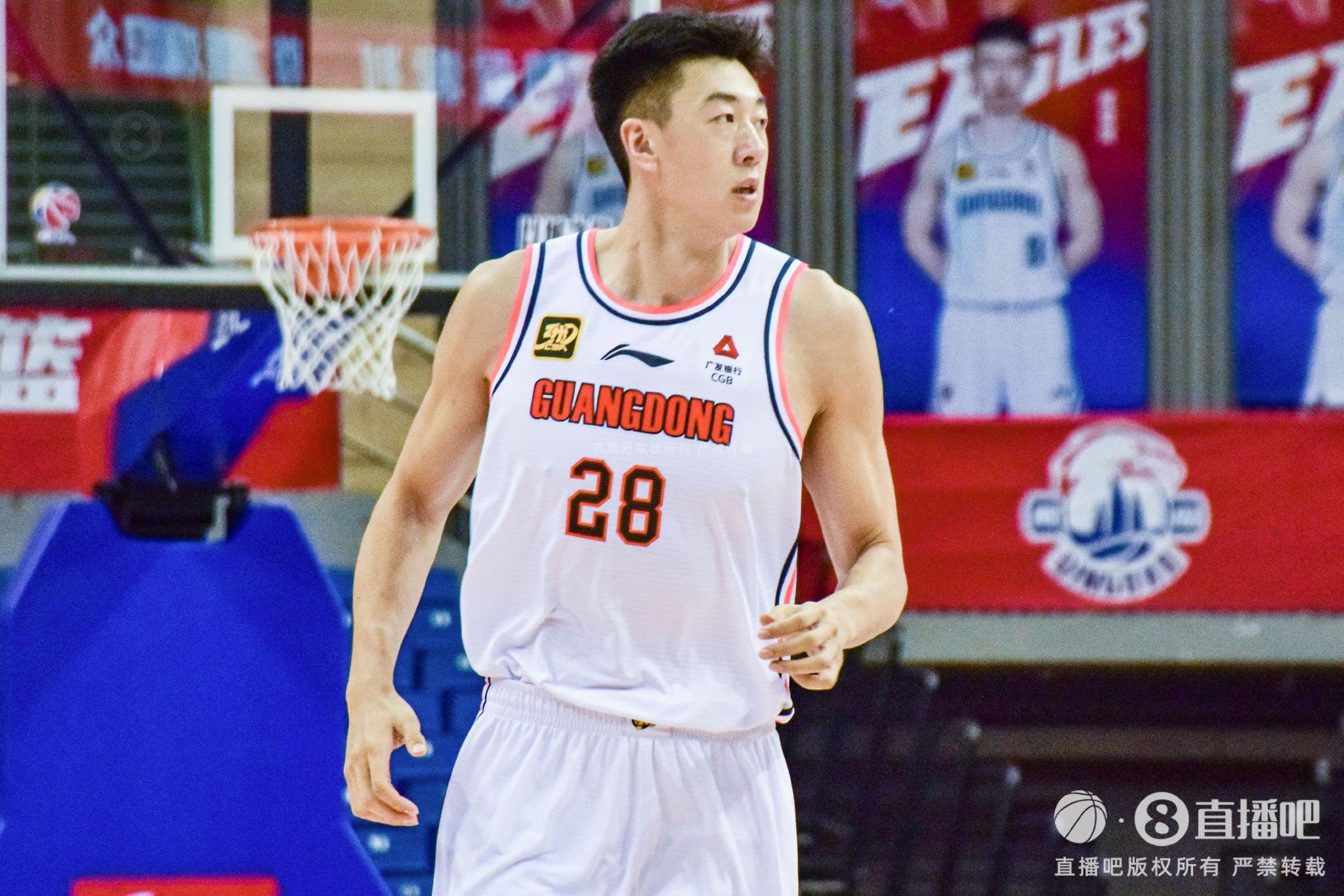 予取予求！王少杰7中7拿到17分2帽 罚球5中3