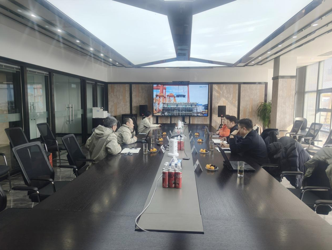 图为：协会一行在海力风电调研交流工作