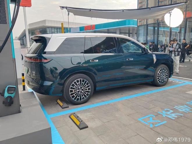 比亚迪“大唐”无伪装实车曝光，D级旗舰SUV唐9系