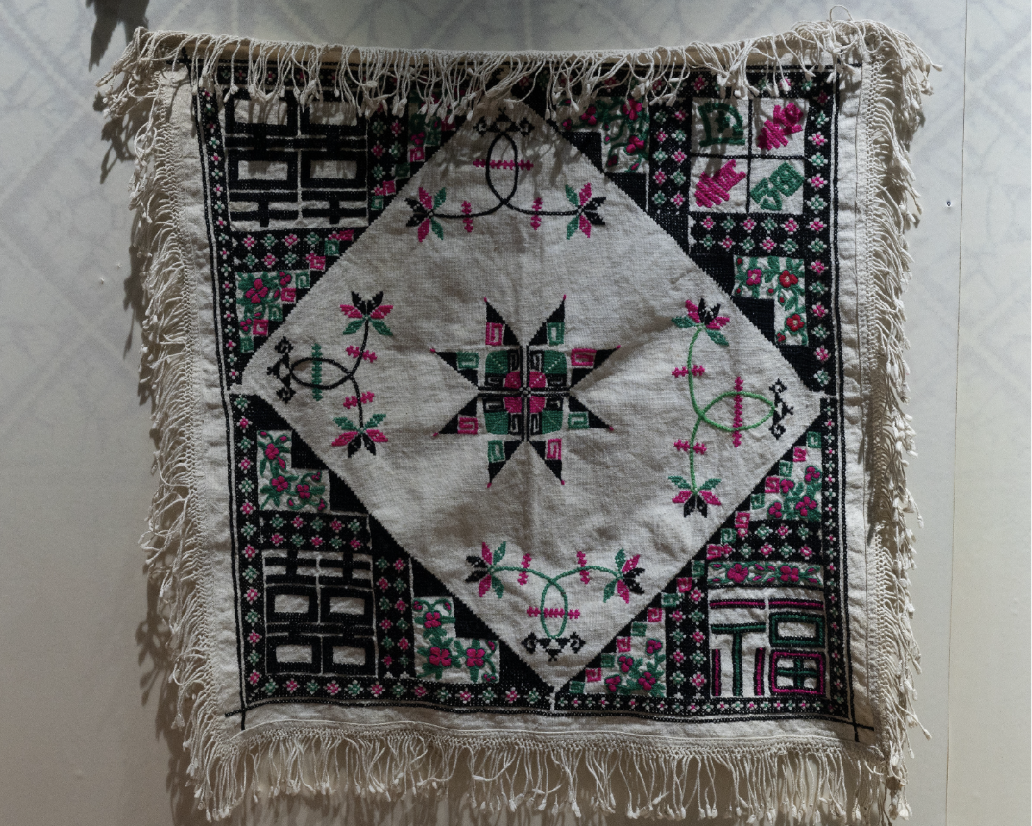 白族各式挑花绣品 现代 藏于大理白族自治州博物馆