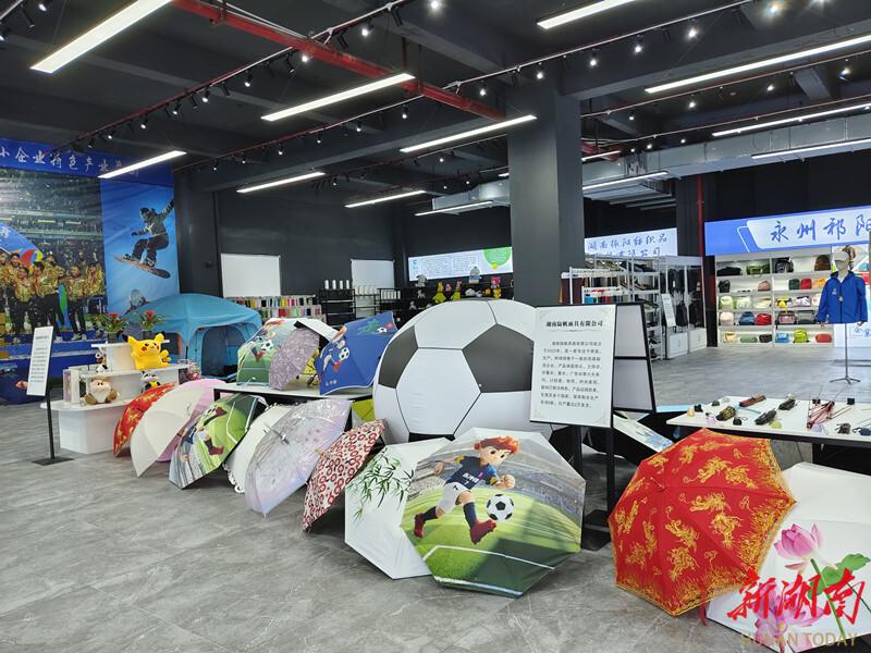 祁阳市白水纺织小镇展示的部分产品。本文照片均为华声在线全媒体记者 刘跃兵 摄