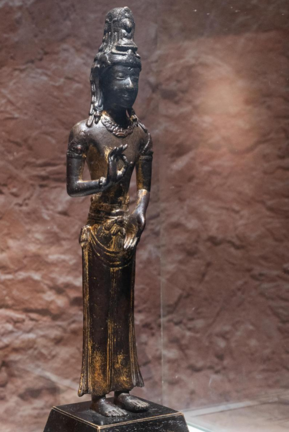 鎏金阿嵯耶观音铜立像 大理国（宋代）藏于大理白族自治州博物馆