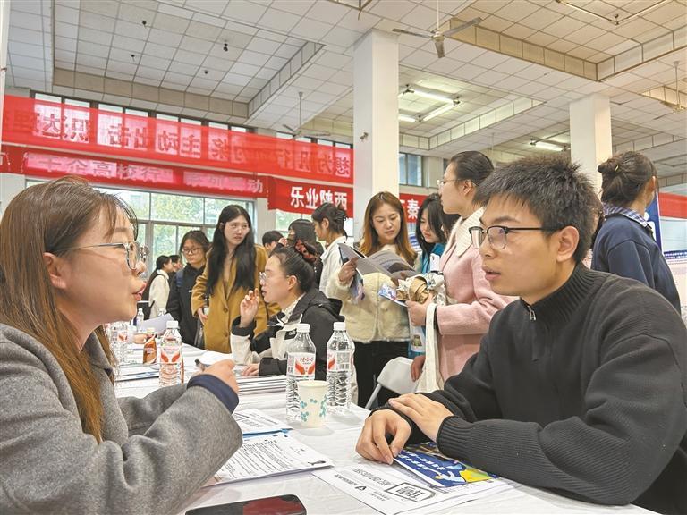 2025年10月24日，西安市高校毕业生巡回招聘会低空经济专场在西安航空学院举办（资料照片）。