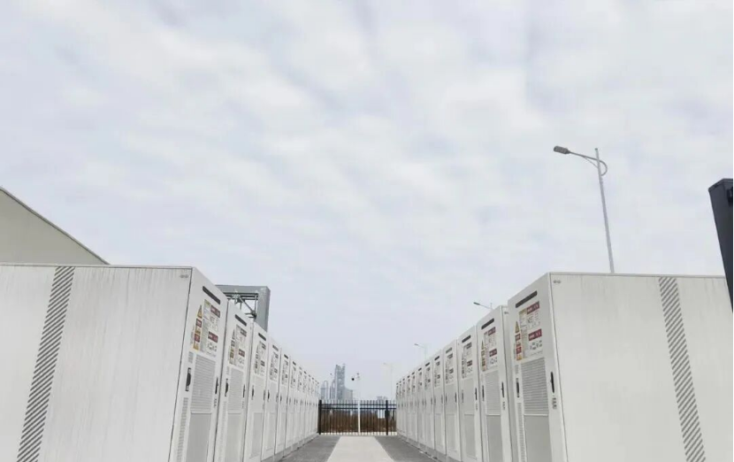 项目储能电站（全媒体记者陈颖摄）