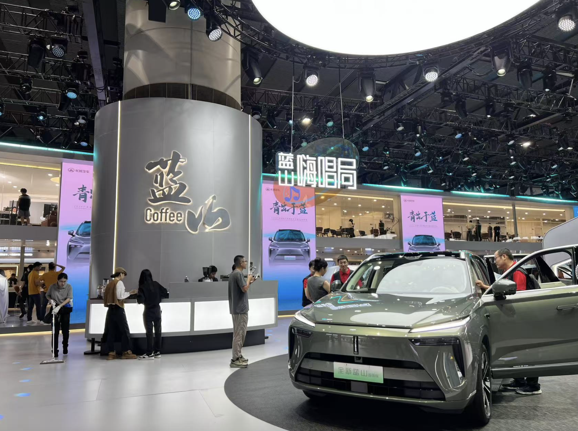 2025年A股车企谁最赚钱？上汽“翻身”赚近百亿元，北汽蓝谷、江淮亏损收窄