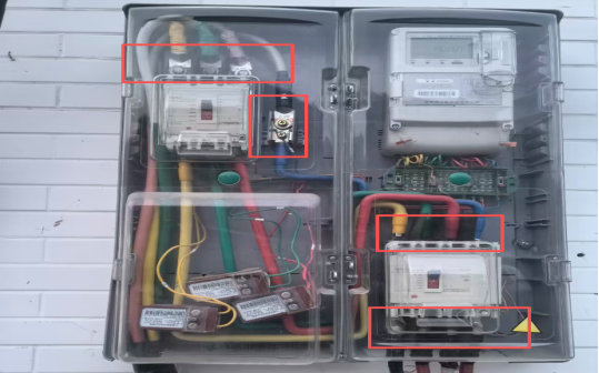 石家庄某充电站使用的铝制电缆电排 图片来源：财联社记者/摄
