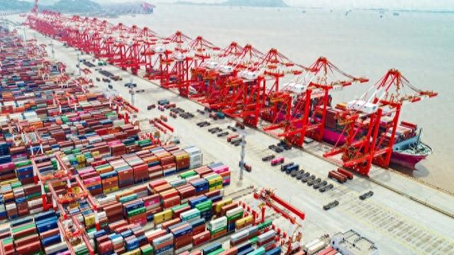 图为洋山深水港。（资料照片 文汇报记者张伊辰 摄）