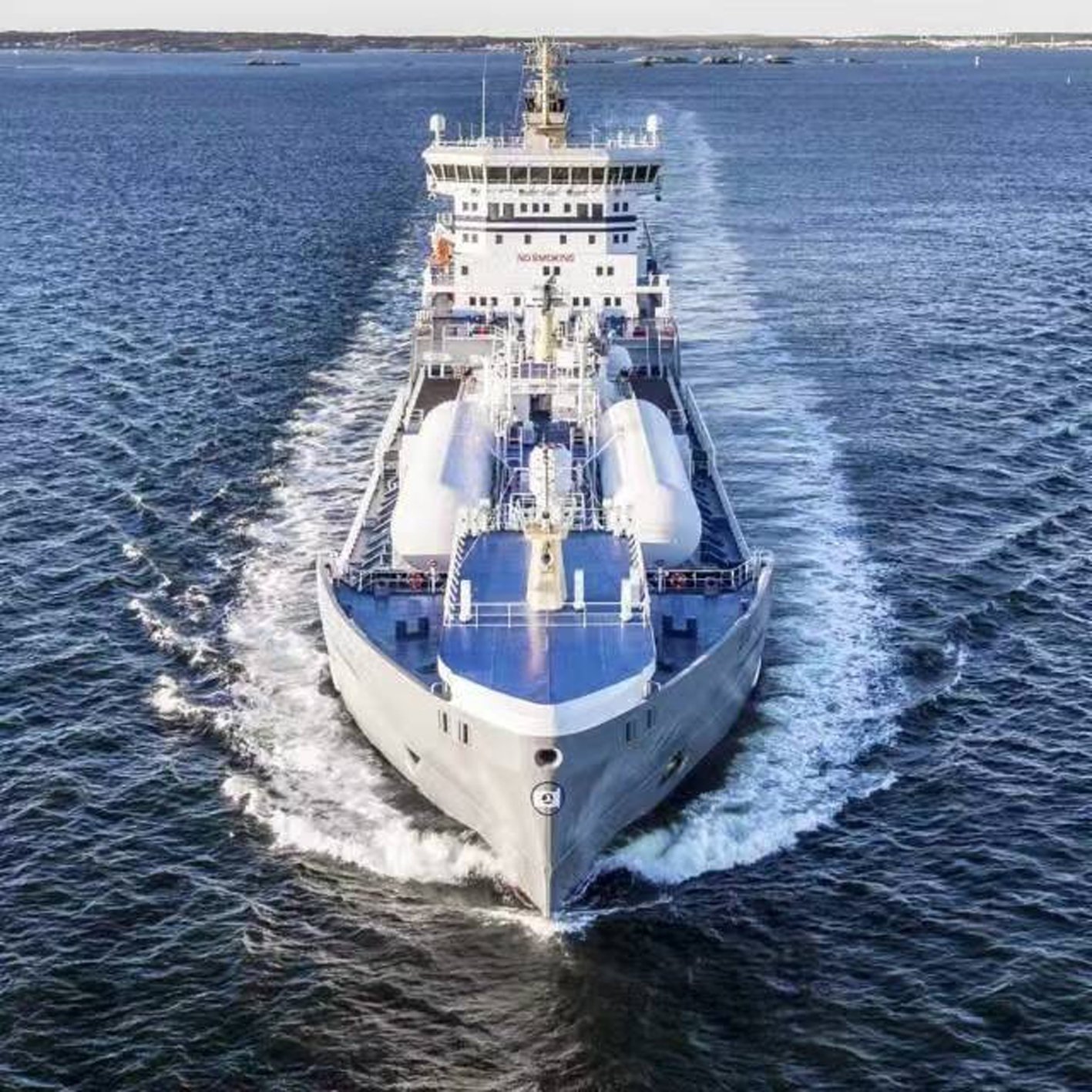 扬州造船企业生产的船只。