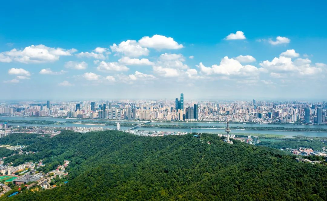 岳麓山下，高校云集。（图源：“长沙发布”公众号）​