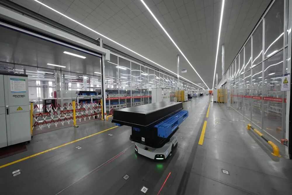 唐山国轩电池有限公司生产车间。新华社发（赵亮 摄）