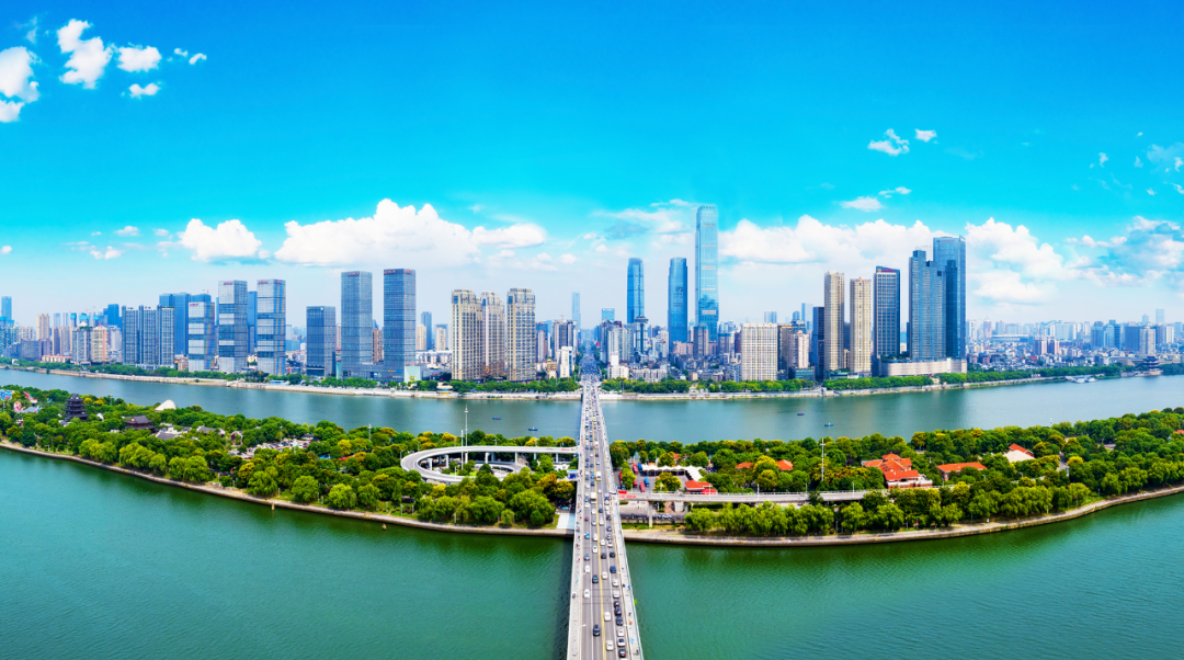 湖南长沙航拍一角。（邹麟/摄）​