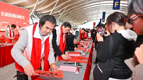 浦东机场的迎新春民俗活动（善见/摄）