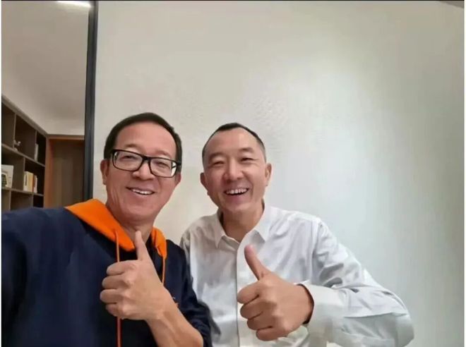 陈行甲已到新东方报到，年薪150万，俞敏洪晒合照