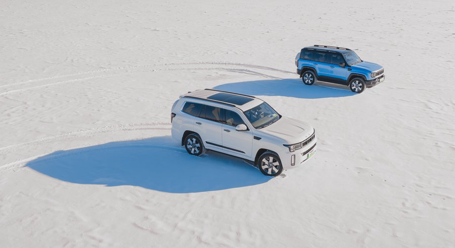 图为北京越野增程式电动车在内蒙古呼伦贝尔市高寒测试基地进行试验。（受访者供图）