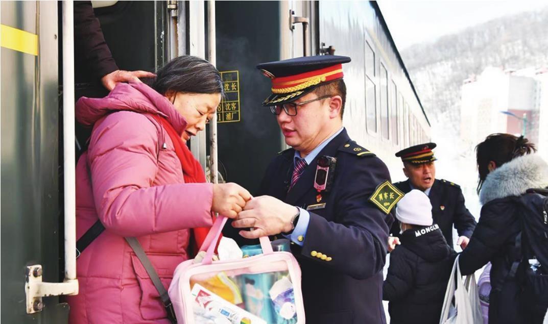 今年春运,沈铁预计发送旅客2400万人次。 国铁沈阳局供图