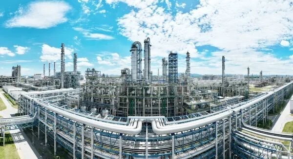 湖南石化年产60万吨己内酰胺产业链搬迁与升级转型发展项目新区。 彭 展 李翼骏 摄