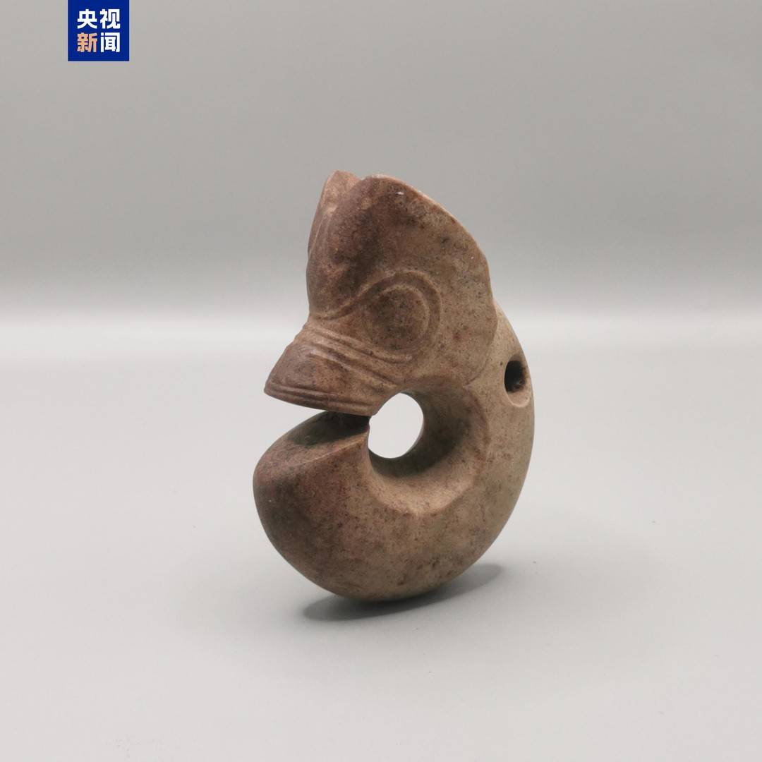 △鄭家溝1號積石塚玉豬龍