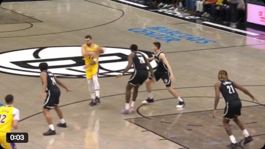 出神入化！东契奇不看人妙传助攻艾顿暴扣得分