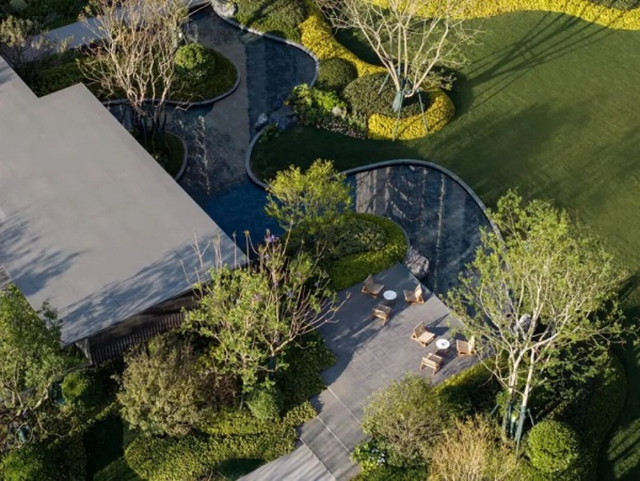 约12000㎡环幕式中庭园林实景图