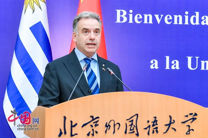 乌拉圭总统亚曼杜·奥尔西访问北京外国语大学并发表演讲。（北京外国语大学供图）