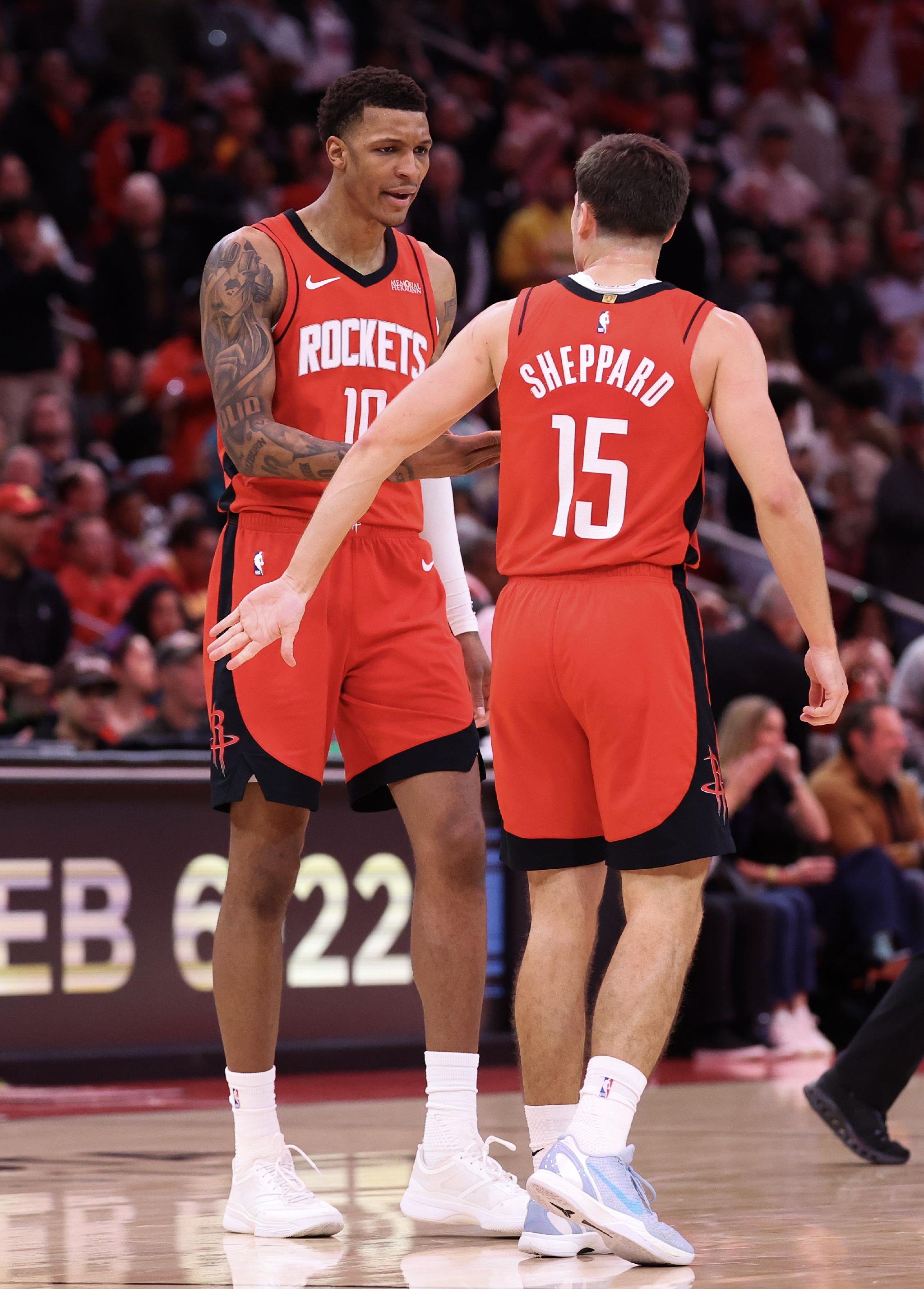 TA记者：尽管小贾和谢泼德不稳定 但他们还年轻&火箭不会放弃他们