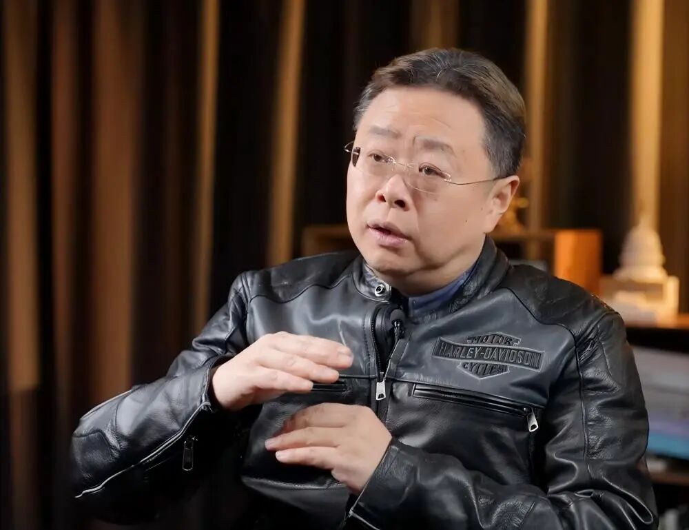 黄金暴涨至5500美元，邵宇解码三大全球泡沫