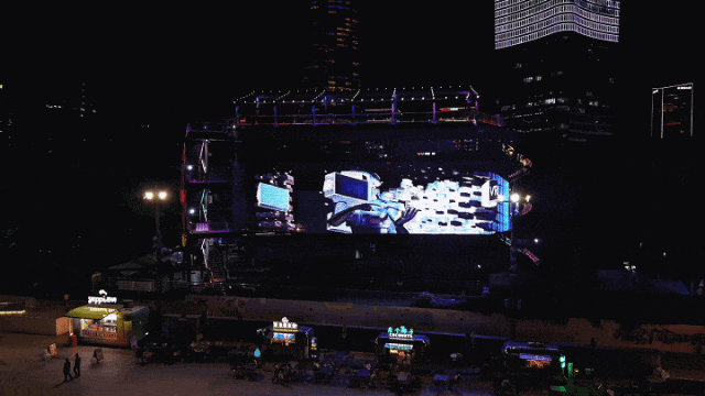 ▲上海北外滩上新洲明34M x 8M裸眼3D大屏