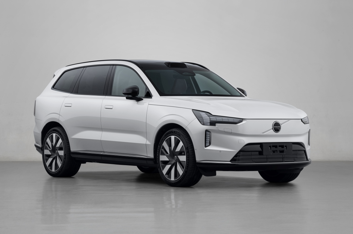 沃尔沃 EX90 纯电 SUV 完成申报：车长超 5 米，提供四驱动力
