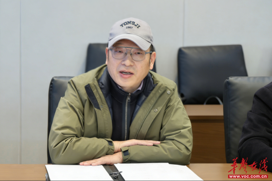 长沙文创低空经济学院院长兼蜂飞航空董事长谢胜强发言​。