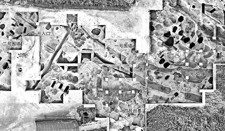 师村遗址1、2号围墙和入口以及4号台基鸟瞰。图片由演讲人提供