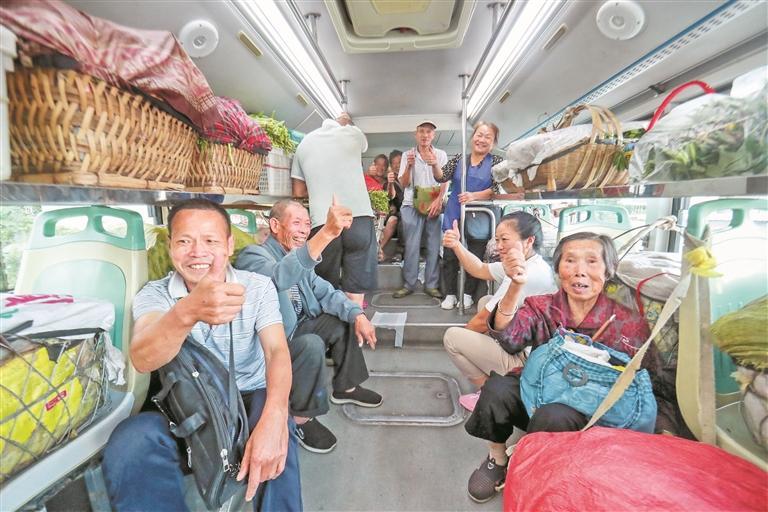 [新春走基层]一班公交“两头甜”