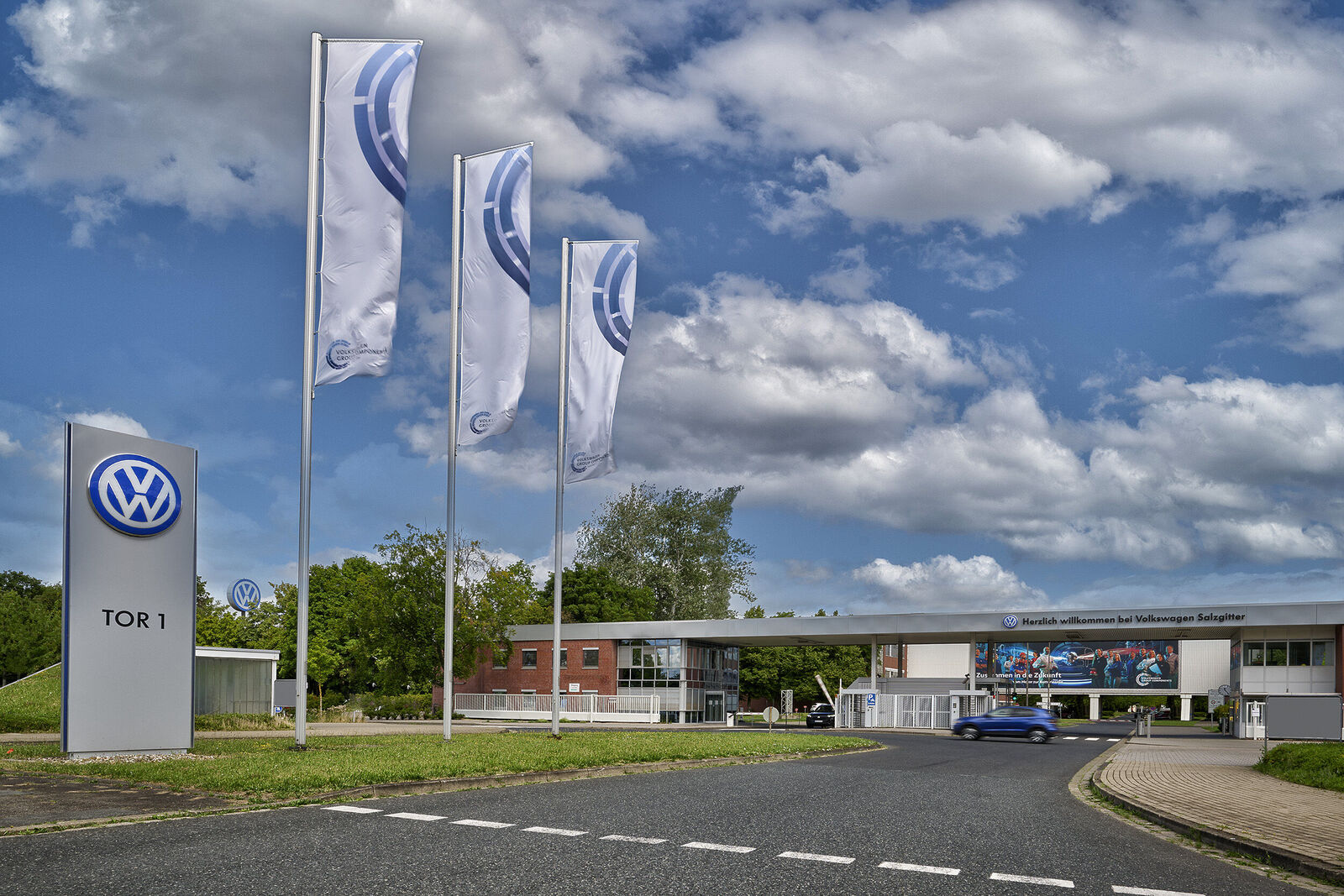 大众美国工厂达成历史性劳资协议：全员加薪 20%，每人再领 6550 美元奖金