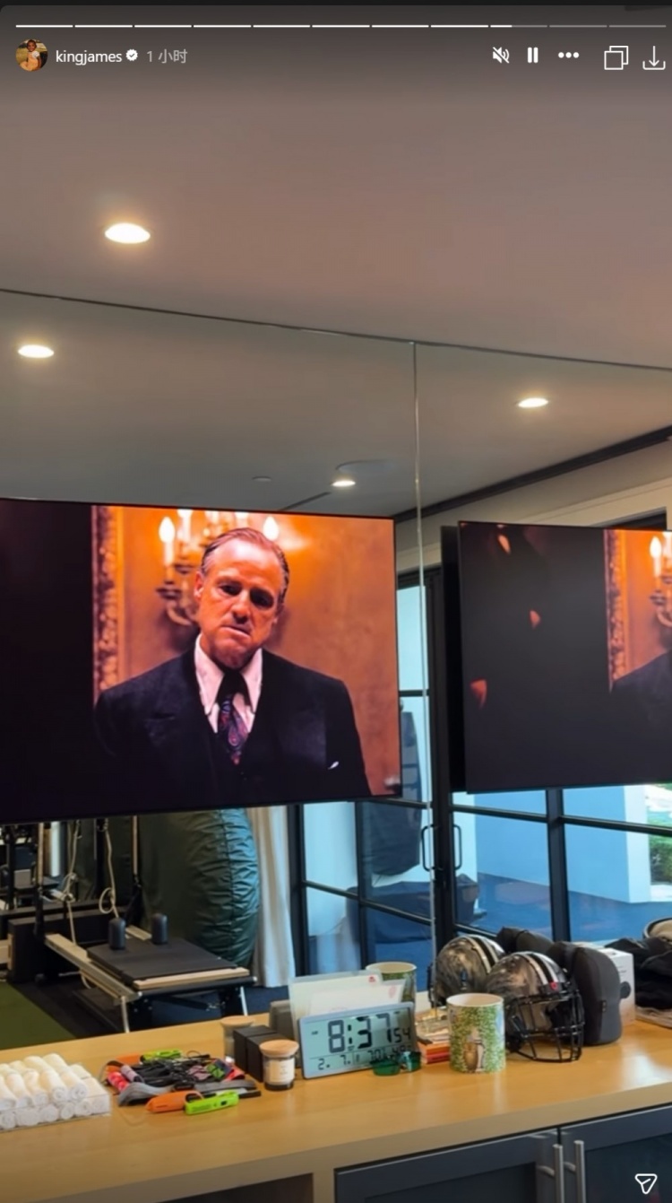 光发一条不过瘾！老詹锻炼的同时连续发布多条《教父》片段动态！