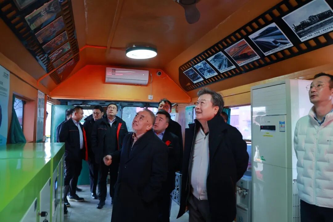 ▲EcoPro李东彩会长一行参观格林美武汉园区