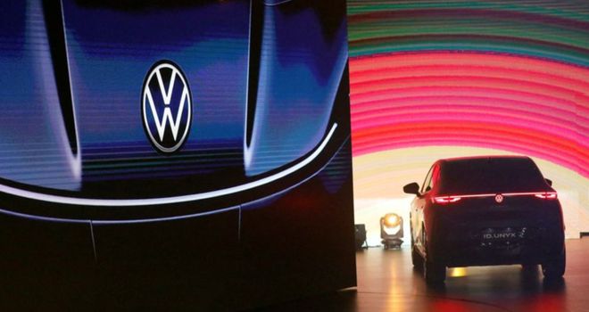 大众反超特斯拉拿下欧洲纯电销冠！年销暴涨56%，ID.7成最大功臣