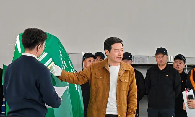 雷军小年不休息！明晚8点再开直播，正面硬刚黑水军