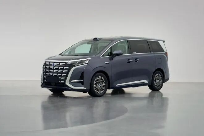 换装新前脸！全新腾势D9 EV版申报