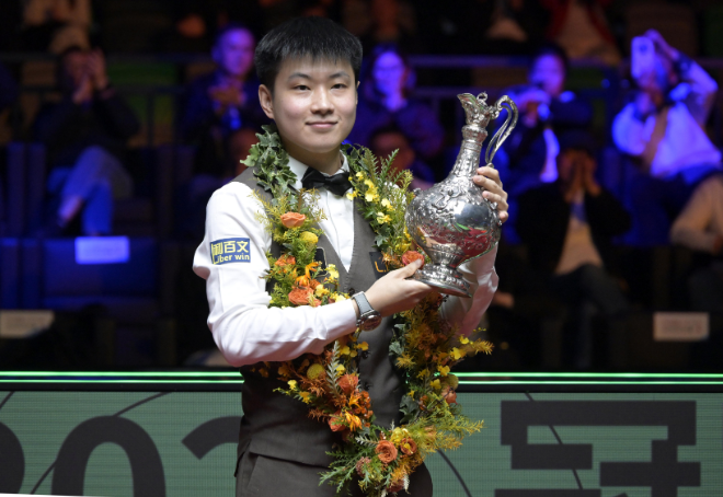 赵心童首夺斯诺克大奖赛冠军
