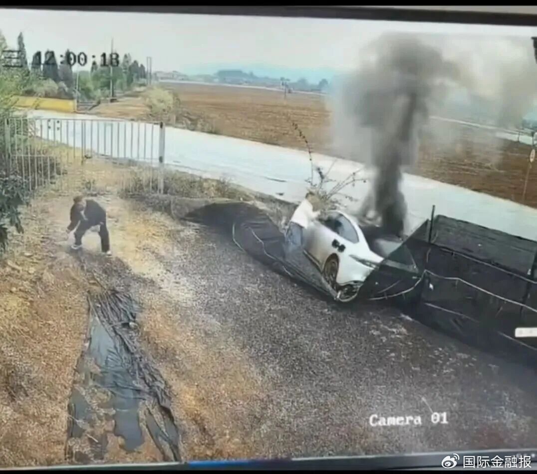 尘封一年的事故曝光：东风奕派撞车后，“不起火电池”50秒爆燃