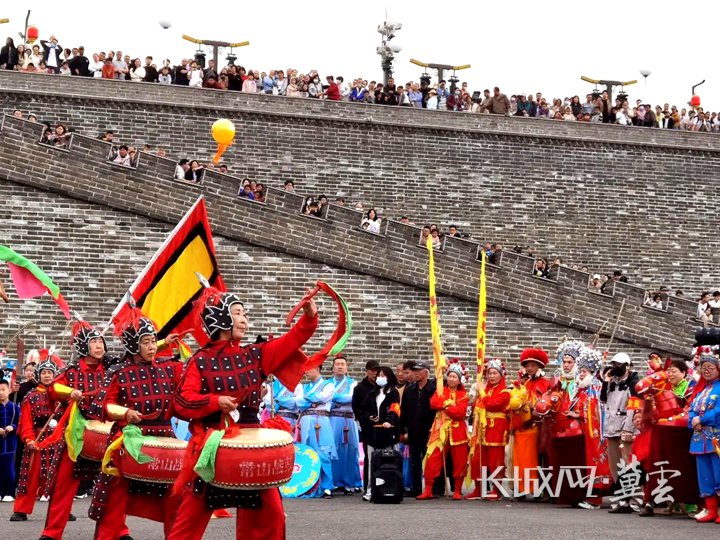 河北打造首批28个多业态融合服务消费典型场景，涵盖多种业态。资料片