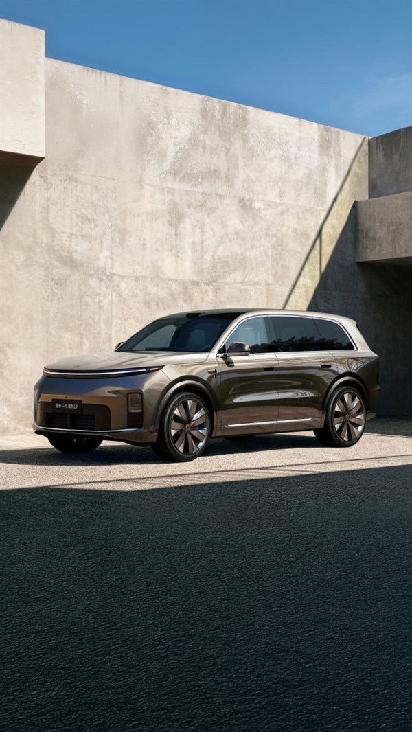 李想：理想L9马赫100双芯片总算力2560TOPS 拥有代差体验