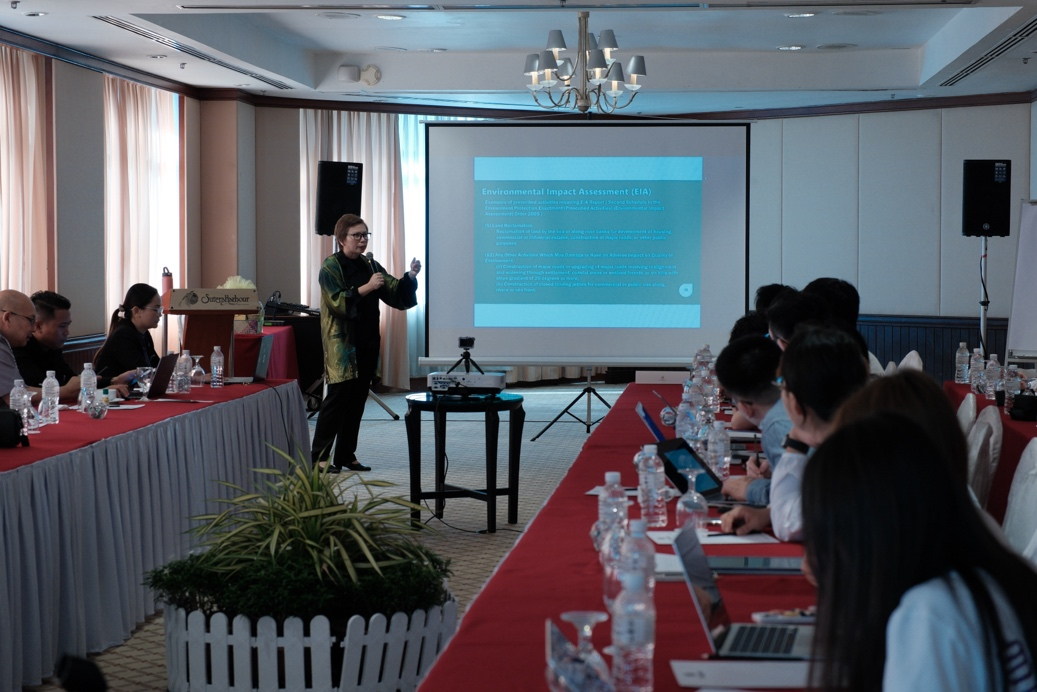 图17｜EPD环境官员Susan Pudin深入浅出讲解沙巴海洋环境治理框架