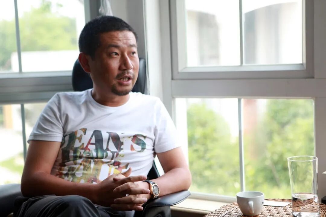 刚刚公布！葛卫东、章建平两位大佬同时出手，各掏10亿元，重仓汽车大牛股！其与华为合作，股价2年涨超370%